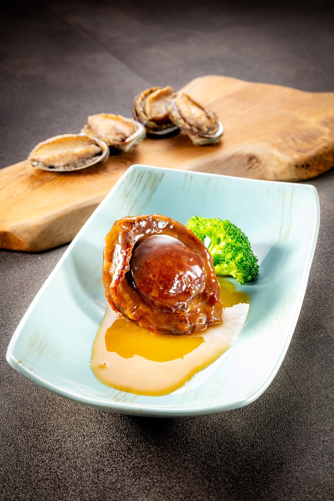 CB Candy Heart Abalone with Brown Sauce (250G) CB 红烧溏心鲍鱼 (250G)